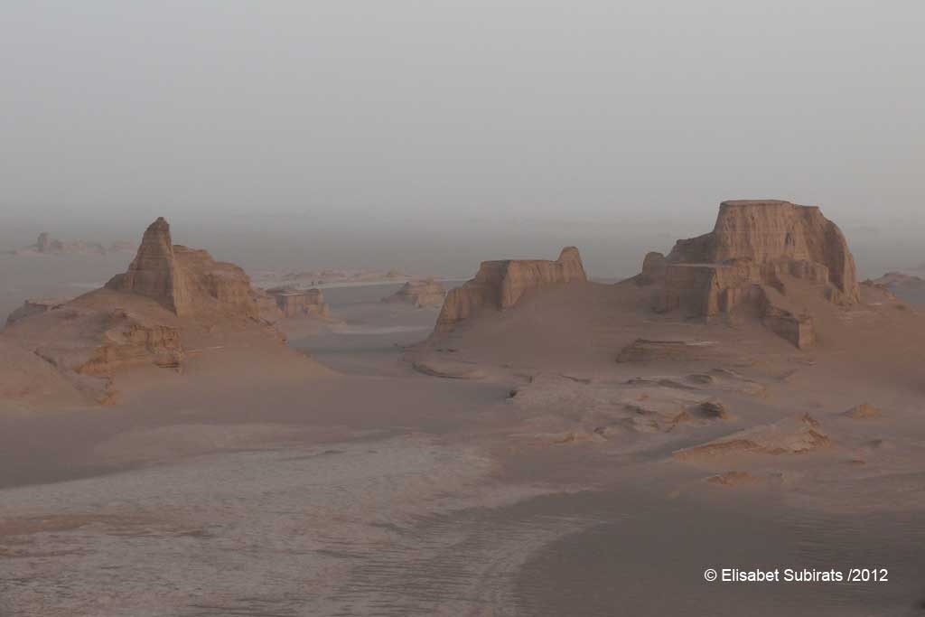 Moving sand castles (at Dasht-e Lut)