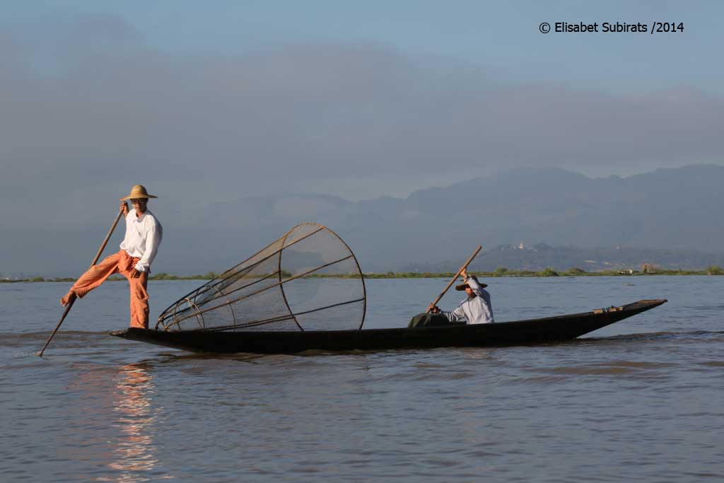 Inle by boat